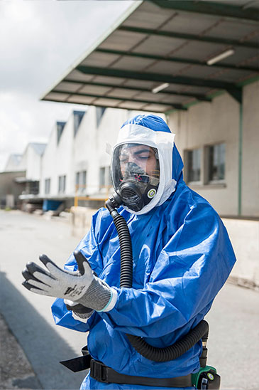 Retrait d'une dalle polluée par nos équipes spécialisées